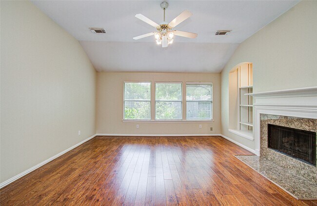 Building Photo - 18223 Heathridge Ln