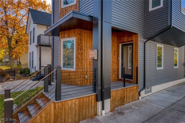 Building Photo - 1928 W 48th St