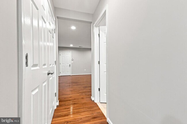 Building Photo - 25678 Pleasant Valley Rd