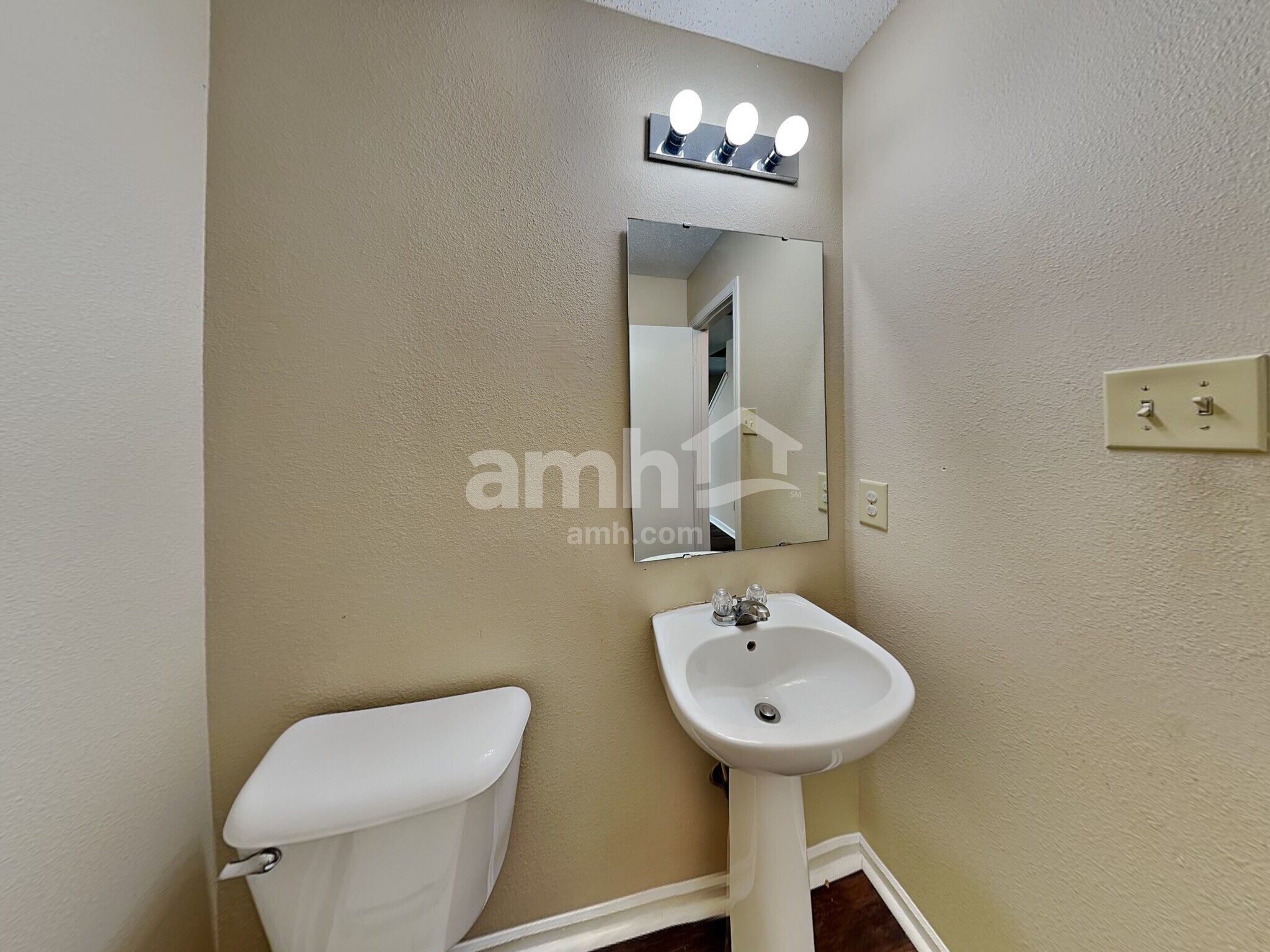 Building Photo - 1212 N Aberdeen Dr