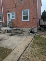 Building Photo - 1219 Brewster st.