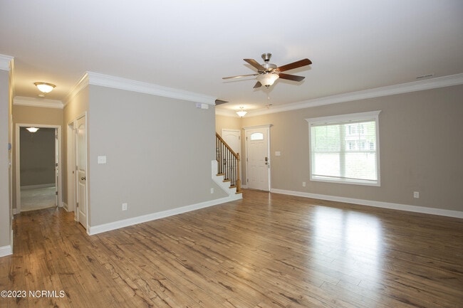 Building Photo - 721 Thrush Dr