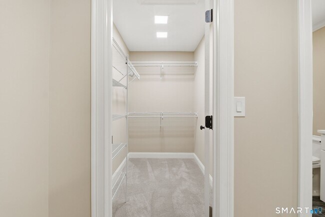 Building Photo - 193 The Meadows