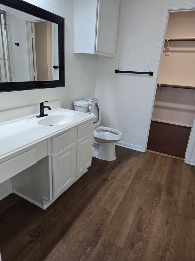 Building Photo - 3506 Lanesborough Dr