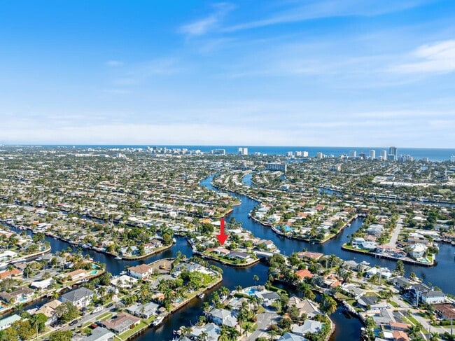 Building Photo - 1001 SE 5th Ave