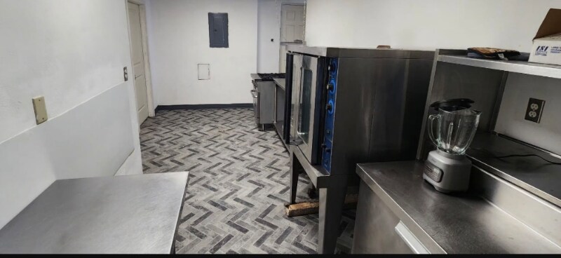 Building Photo - 373 Munson Ave