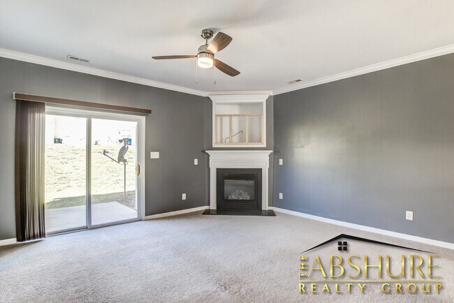 Building Photo - 2136 Sunny Cove Dr