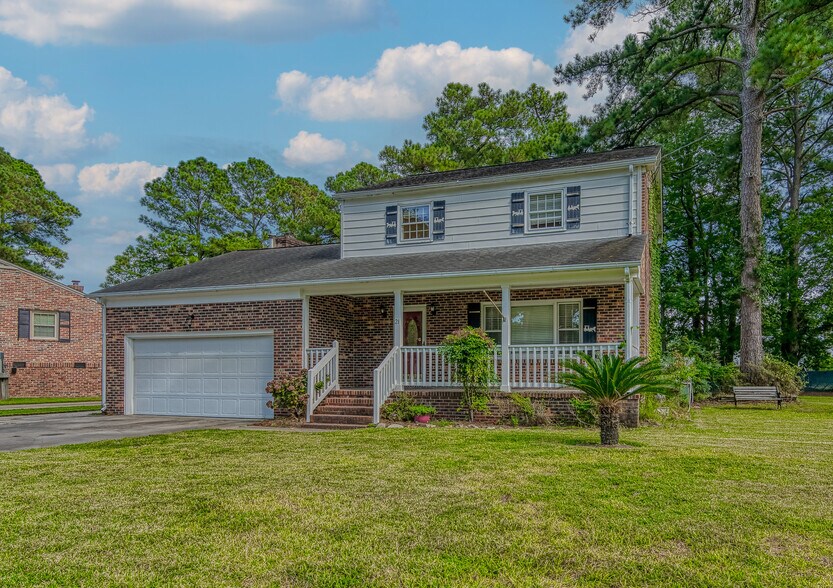 Building Photo - 21 Bayview Dr