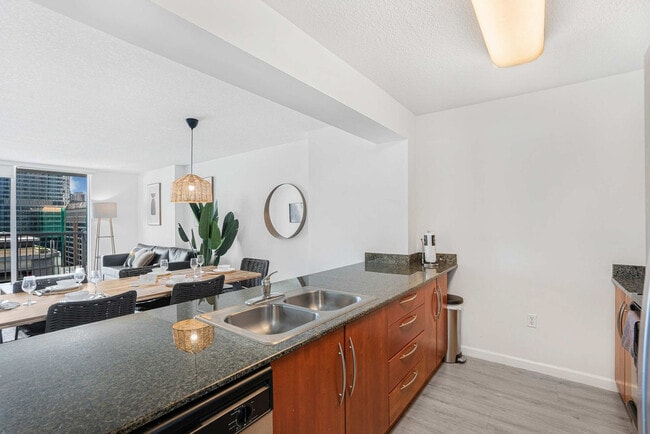 Building Photo - 1 SE 12th St