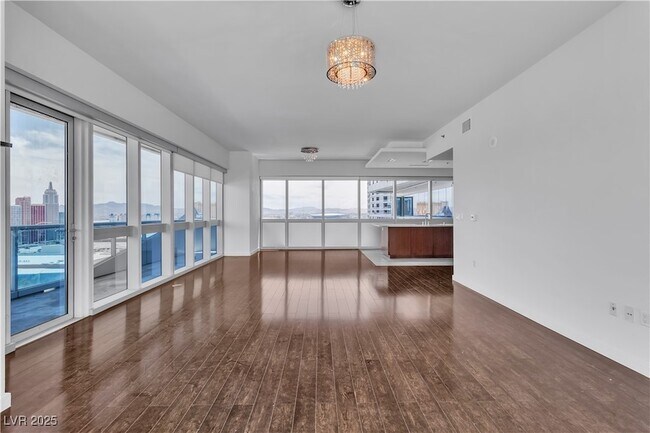 Building Photo - 4471 Dean Martin Dr