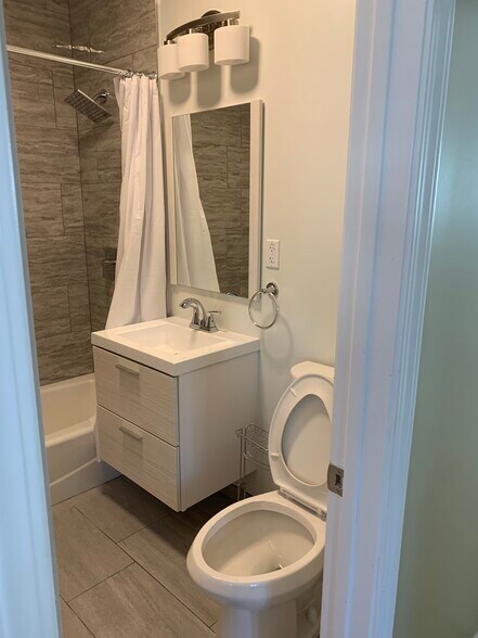 Building Photo - 5117 W 21st St