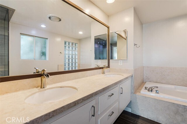 Building Photo - 3844 Bobstone Dr