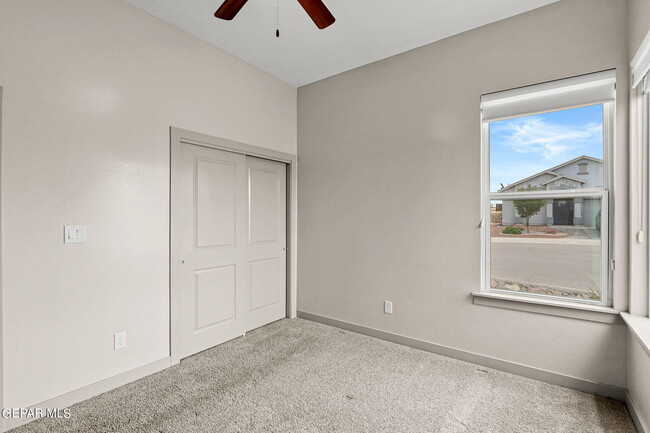 Building Photo - 12365 Desert Dove Ave