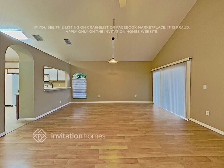 Building Photo - 27439 Breakers Dr