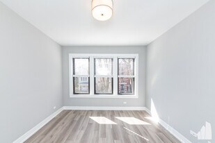 Building Photo - 3930 N Janssen Ave