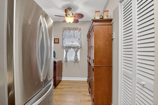Building Photo - 14905 Wedgefield Dr