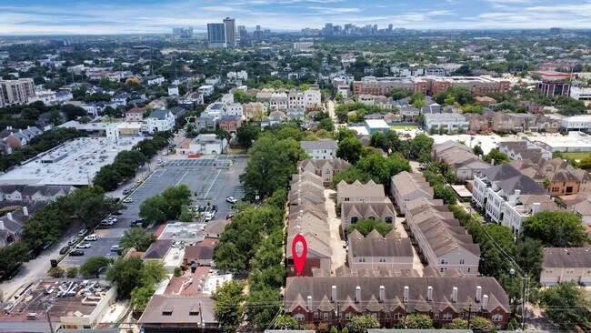 Building Photo - 2901 W Dallas St