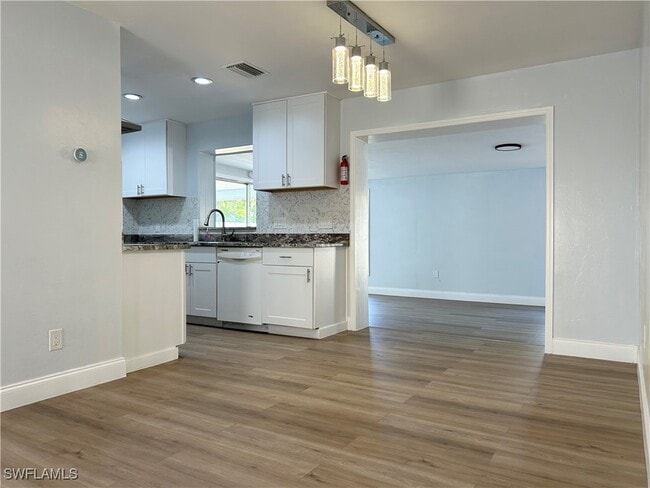 Building Photo - 1428 SE 20th Ave