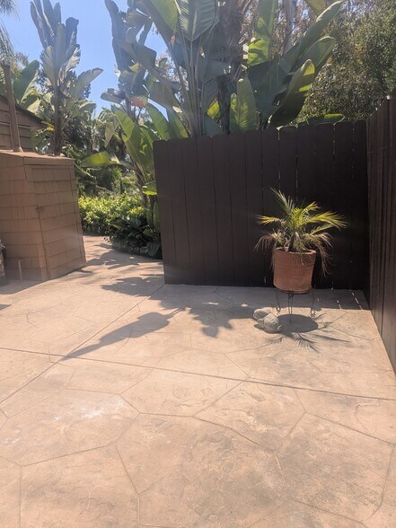 Backyard patio - 5648 Calzada Del Bosque