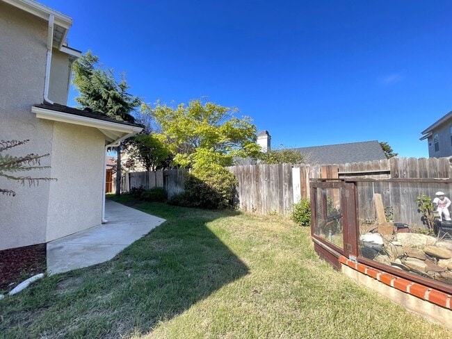 Building Photo - Two Story Glen Ellen Home