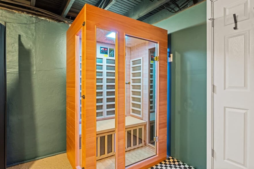 Building Photo - 2850 Hazel Ave