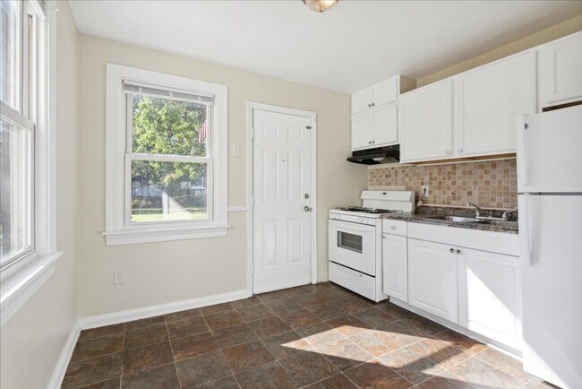 Building Photo - Downtown Newport News