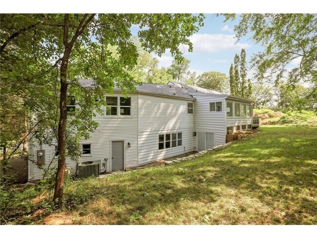 Building Photo - 5111 Colonial Dr