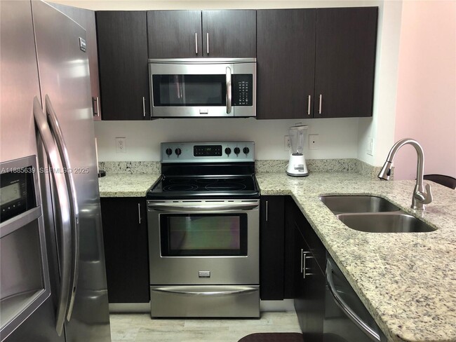 Building Photo - 6202 NW 116th Ave