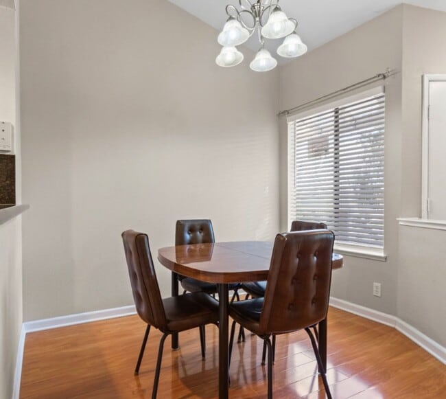 Building Photo - Stunning upstairs condo unit for rent in Blossom Valley