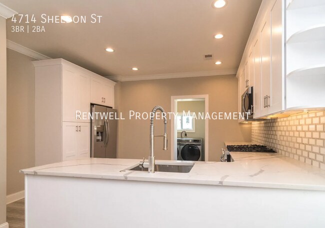 Building Photo - 4714 Sheldon St