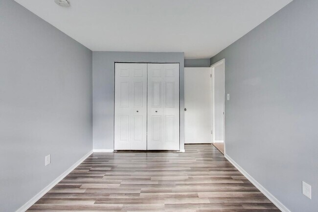 Building Photo - 5769 Yellowrose Ct