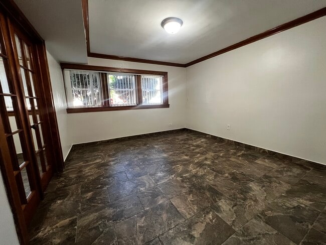 Building Photo - 1824 S 55th Ct