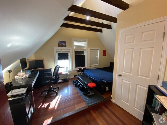 Building Photo - 384 Highland Ave