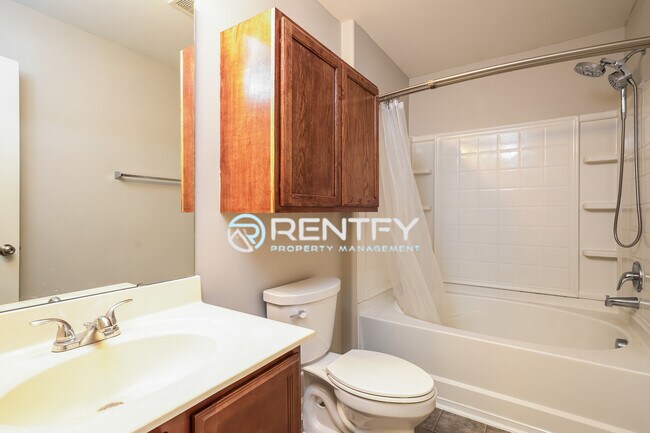 Building Photo - 5191 Liberty Hall Cir