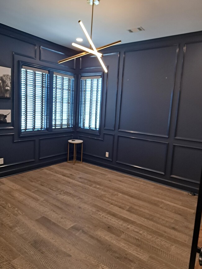 Building Photo - 7085 Fain Park Dr