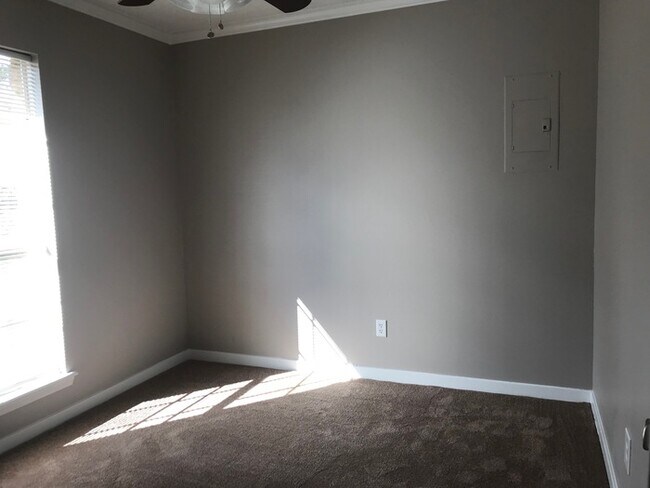 Building Photo - Beautiful Home for Lease!