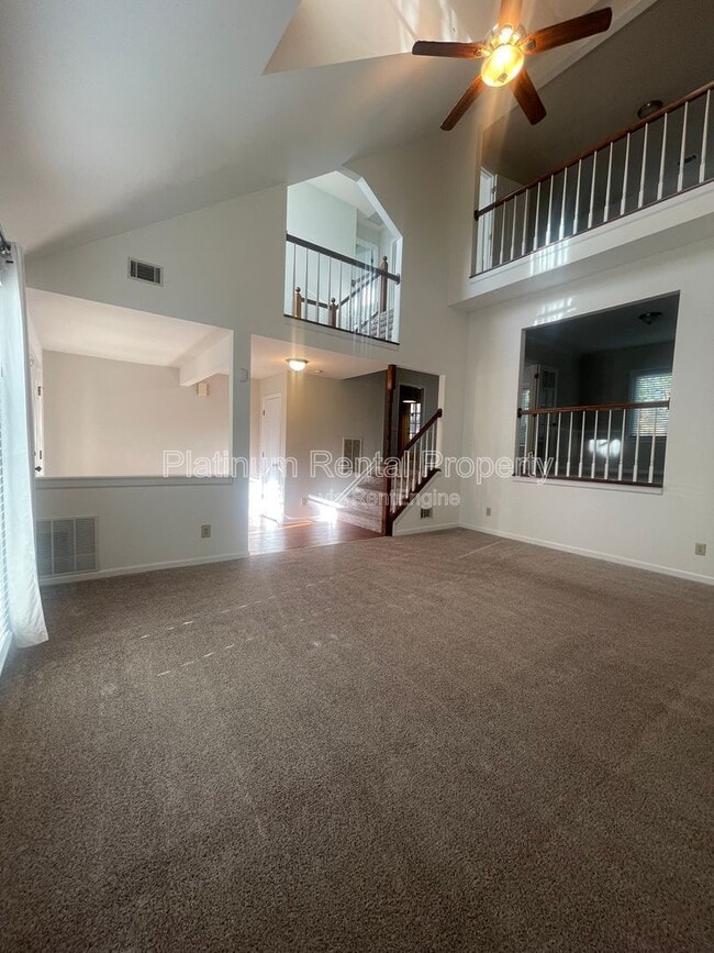 Building Photo - 940 Club Chase Ct