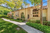 Building Photo - 4 Nightingale Dr