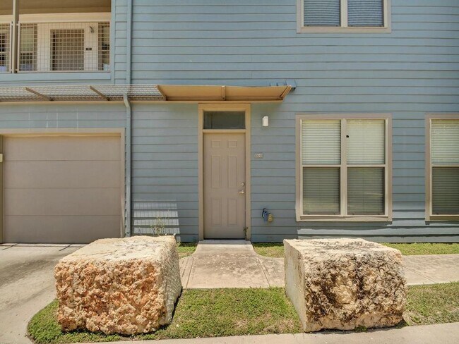 Building Photo - 1201 Grove Blvd