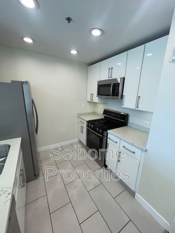 Building Photo - 1401 Jackson St