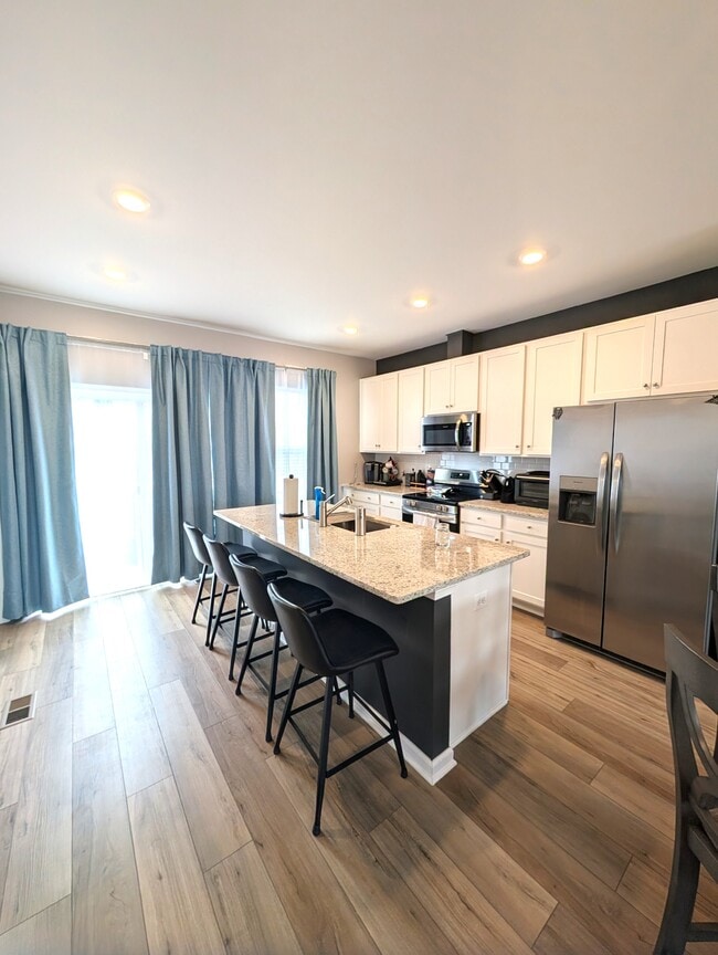 Building Photo - 5876 Ginger Dr