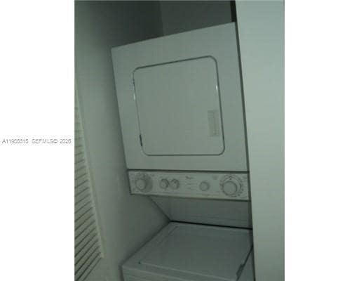 Building Photo - 1200 Brickell Bay Dr