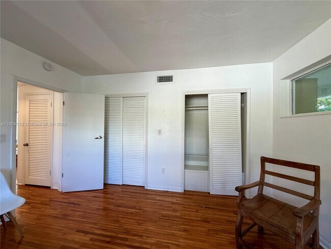 Building Photo - 1135 101st St