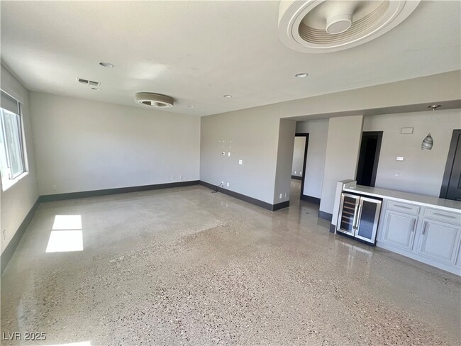 Building Photo - 604 Celso Ct