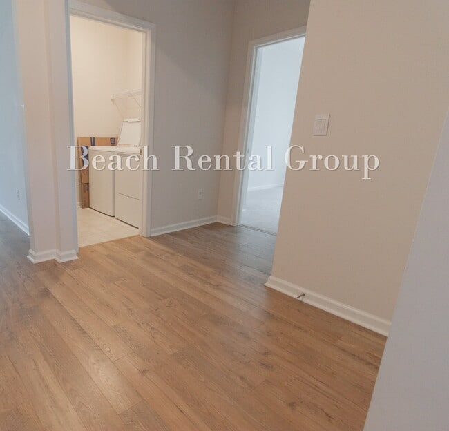 Building Photo - Spacious 4 Bedroom with Pond View