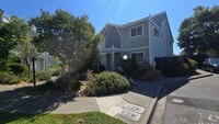 Building Photo - Centrally Located 2 Bedroom Townhome