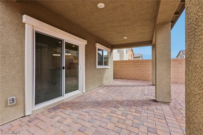 Building Photo - 10971 Meridian Flds Ave