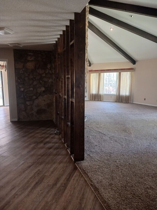 Building Photo - Charming 4BR/2.5BA Retreat on 2 Acres-Available Now!