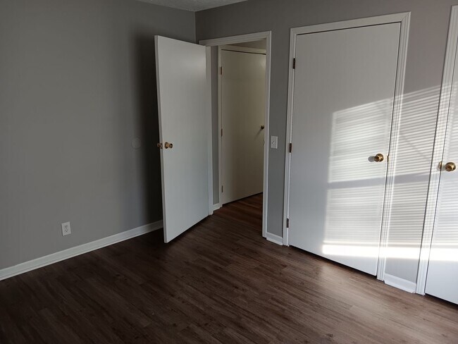 Building Photo - For Rent - Four-Bedroom Two-Bathroom Home Available NOW!