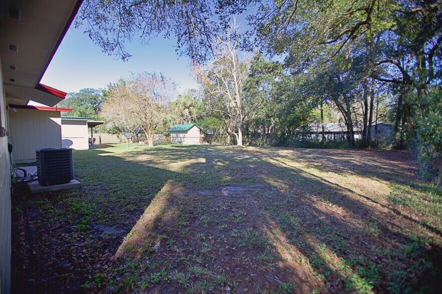 Building Photo - 1000 Hibiscus St